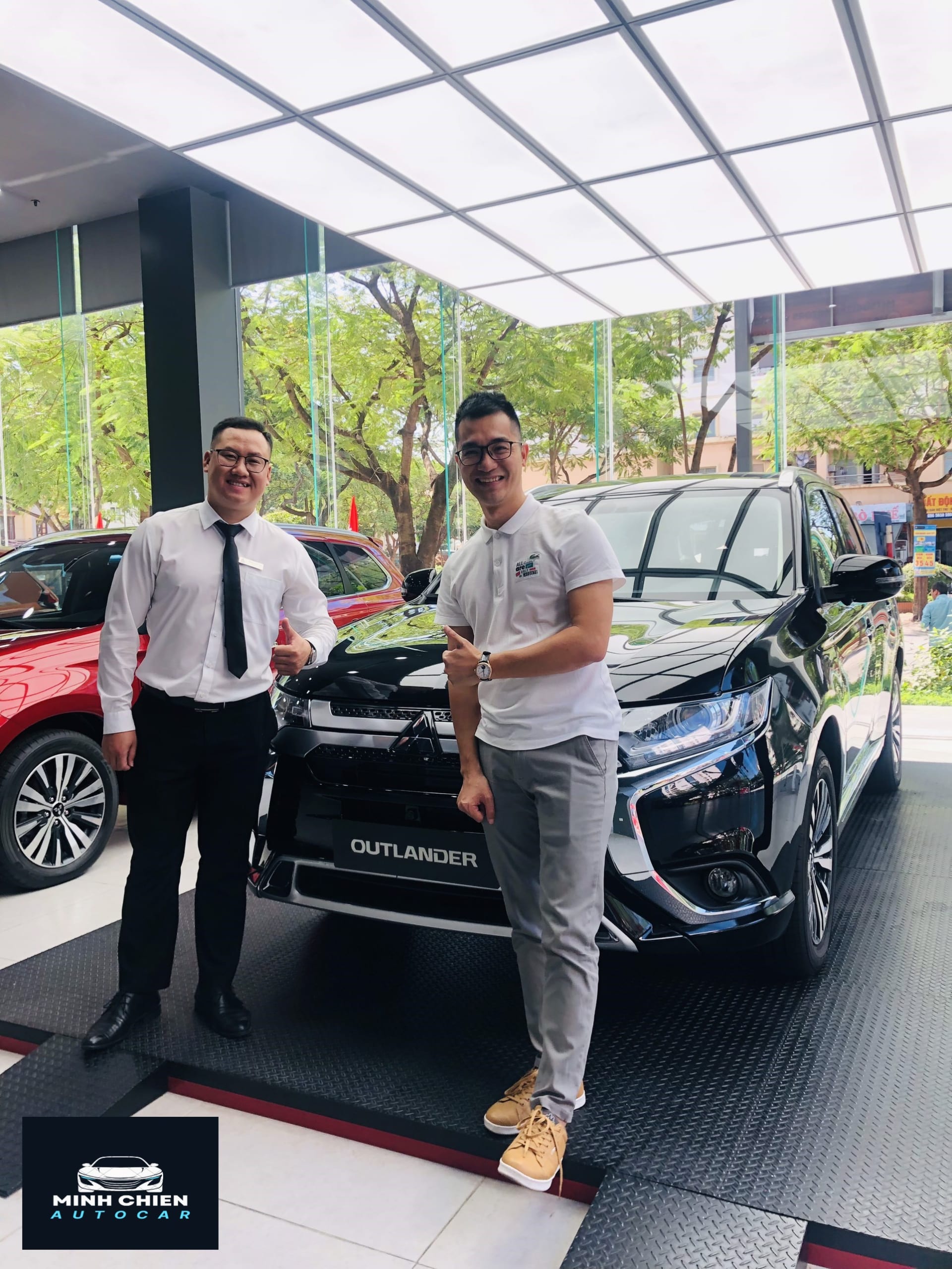 Mitsubishi Outlander 2025: Giá lăn bánh tháng 03/2025 và tính năng trên xe