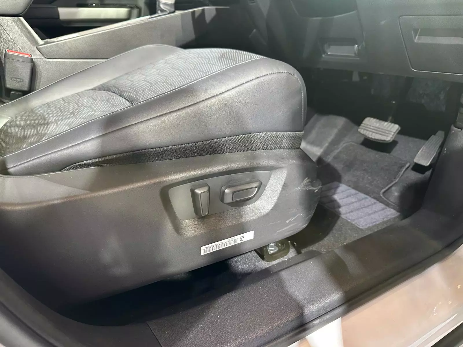 có tính năng chỉnh điện.